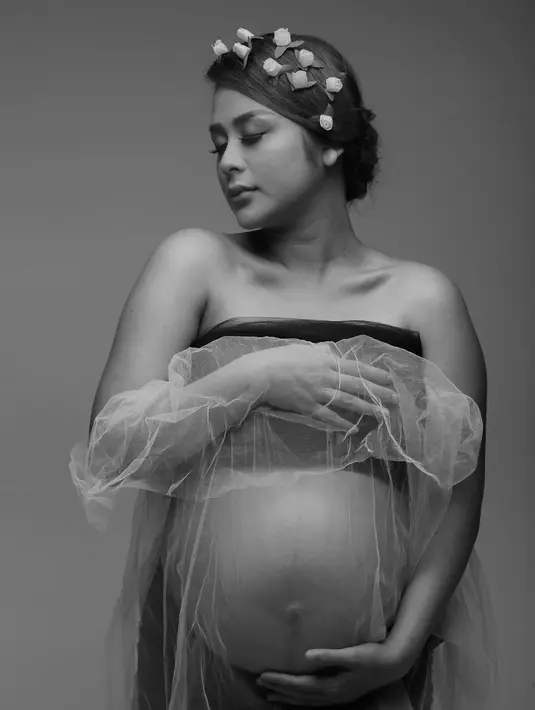 20 Potret Kehamilan Artis