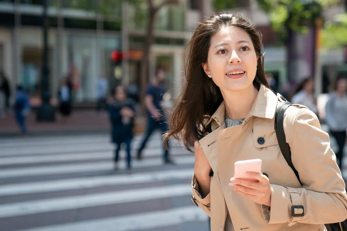 perempuan dan februari karismatik