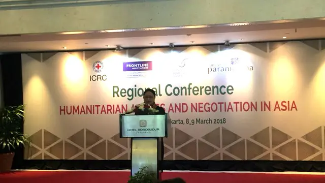 Menteri Luar Negeri RI Retno Marsudi saat menyampaikan pidato kunci Regional Conference on Humanitarian Access and Negotiations in Asia di Hotel Borobudur Jakarta, 8 Maret 2018 (ICRC Indonesia)