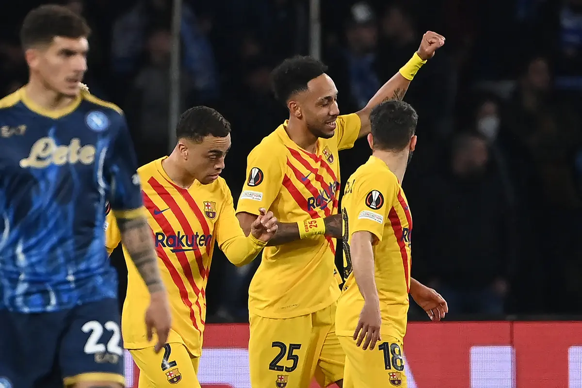 Foto: Aubameyang Kembali Cetak Gol, Barcelona Menang Telak di Kandang Napoli dan Lolos ke Babak 16 Besar Liga Europa 2021 / 2022