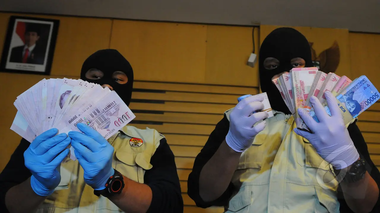 KPK Tunjukkan Bukti Uang Suap untuk Kader PDIP