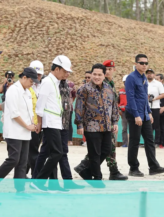 <p>"Ini cita-cita lama yang sudah ditunggu-tunggu oleh masyarakat pecinta sepak bola, di mana kita akhirnya bisa membuat sejarah memiliki TC buat tim nasional sepak bola yang terpadu," ujar Erick dalam sambutannya. (Biro Pers Kepresidenan)</p>
