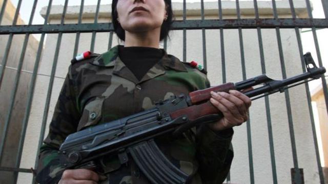 Jaga Garis Pertahanan, Para Tentara Suriah Ini Punya Rupa Cantik