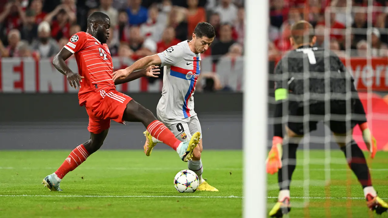 Foto: Reuni Lewandowski ke Allianz Stadium Berakhir Pahit, Barcelona Kalah 0-2 dari Bayern Munchen di Liga Champions