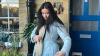 5 Inspirasi Padu Padan Outfit Biru ala Stephanie Poetri, dari Kasual hingga Klasik