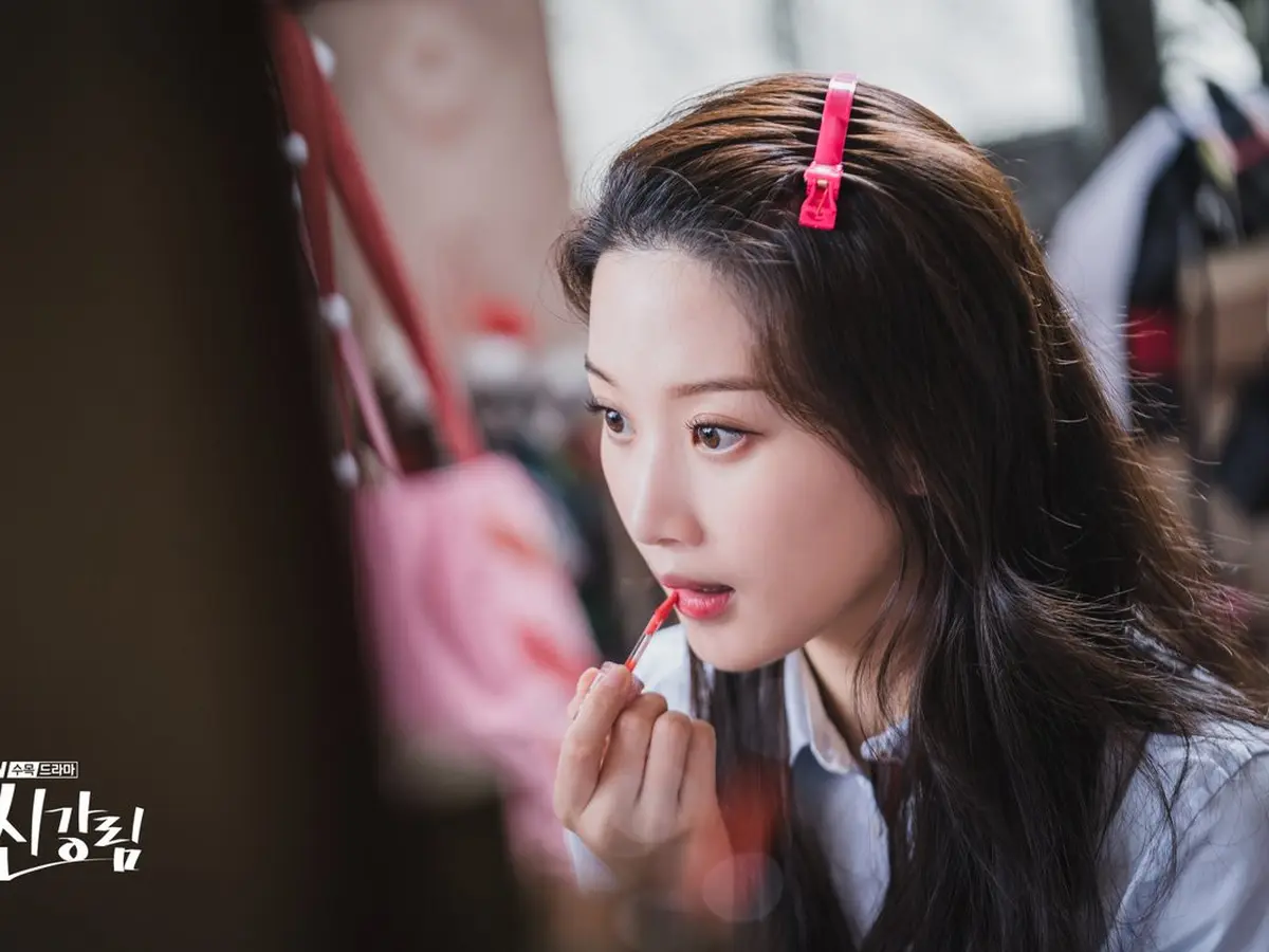 5 Drakor Tentang Cewek Jelek Jadi Cantik dan Sukses Gaet Pangeran, Makeup  Effect - ShowBiz Liputan6.com