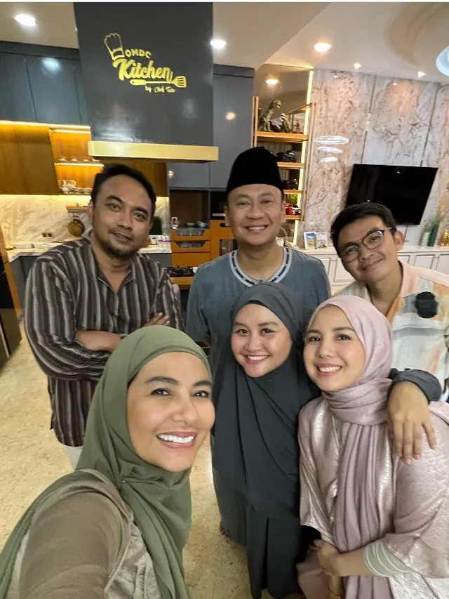 Potret Meisya Siregar dan teman-teman selebnya (Sumber: Instagram/meisya_siregar)