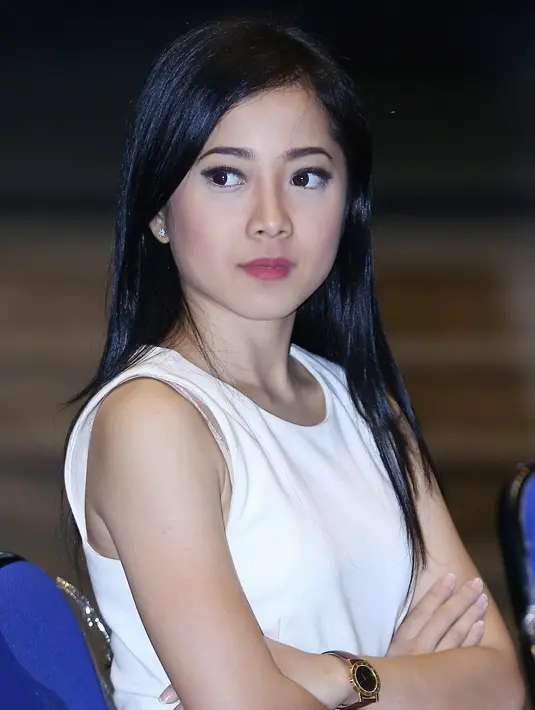 Karina Salim mengaku sudah sangat mengenal lagu tersebut semenjak masih kecil. Itulah yang mejadi alasan dirinya memilih lagu tersebut.(Galih W. Satria/Bintang.com)
