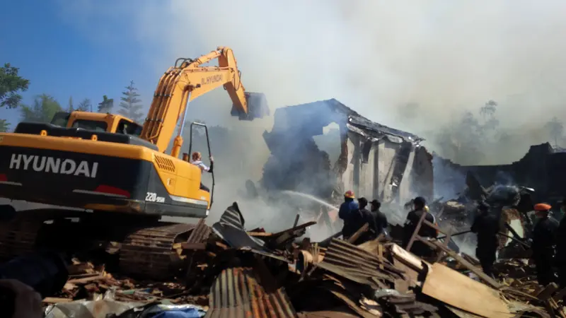 Bongkar Puluhan Kios dan Rumah, KAI Tak Bakal Ganti Rugi