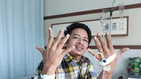 Supriyanto (46) salah seorang warga Cipondoh Kota Tangerang yang sudah menjalani rawat inap dari Sabtu pekan lalu, mengaku kecewa dengan tidak bisa menggunakan hak suaranya. (Liputan6.com/Pramita)
