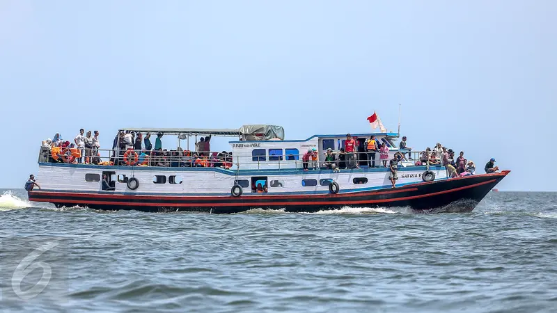 20170102-Kapal-Perahu-Pelabuhan-Pulau Seribu-Jakarta-Faizal fanani