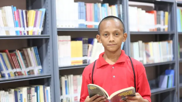 Akbar Tak Lagi Tidur di Lantai Bengkel, Kini Jalani Hidup Baru di Sekolah Rakyat