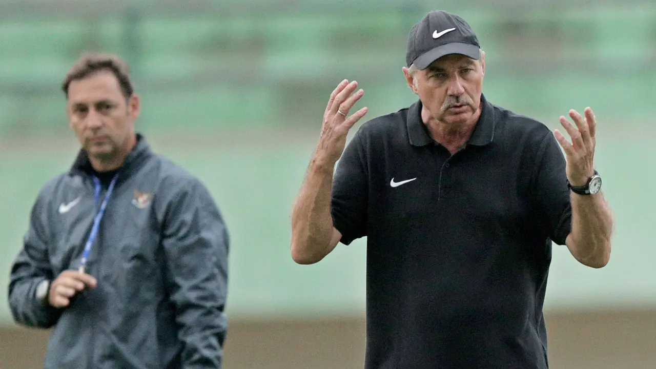 Gaya Alfred Riedl Memotivasi Timnas Indonesia Agar Juara Piala AFF 2016