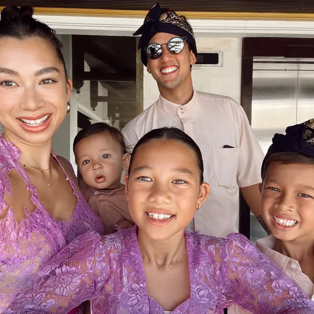 Hamil Anak Keempat, Ini 8 Potret Harmonis Keluarga Irfan dan Jennifer Bachdim