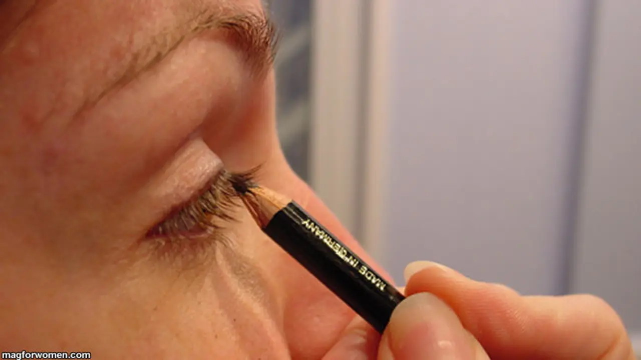 tips-eyeliner-131108b.jpg