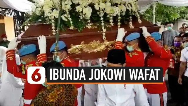 VIDEO: Tradisi Brobosan Sebelum Jenazah Ibunda Jokowi Dimakamkan