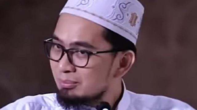 Ustadz Adi Hidayat (SS. YT. Short @nafassubuhtv)