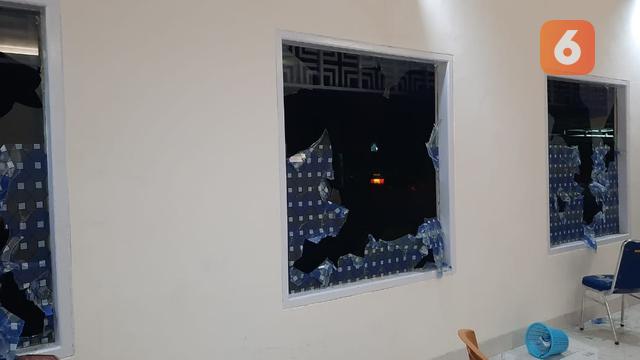 Kondisi Kantor DPD Partai NasDem Makassar (Liputan6.com/Fauzan)