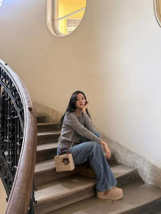 Sekali lagi, Jisoo BLACKPINK menunjukkan dirinya adalah the real Princess of Dior [@sooyaaa__]
