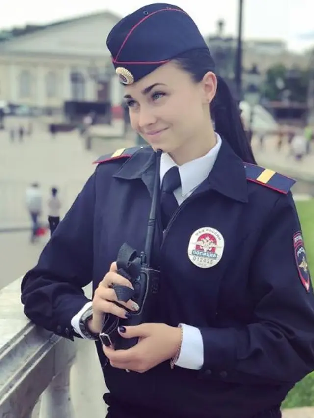 [Bintang] Polwan Rusia Berkuda Lagi Viral, Netizen Indonesia Komentari Instagram Tatiana Zima