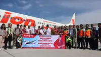 Dengan masuknya Lion Air, rute Jakarta-Banyuwangi kini dilayani lima maskapai tiap hari, yaitu Garuda Indonesia, Batik Air, Lion Air, dan Citilink.