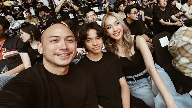 5 Potret Kedekatan Noah Sinclair dengan Tiko Aryawardhana Ayah Sambungnya di Berbagai Kesempatan