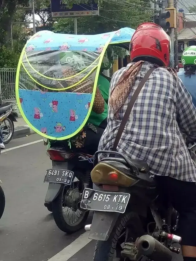 Kumpulan Potret Cara Unik Pemotor Mencegah Kulit Tersengat Panasnya Sinar Matahari (ist)
