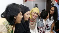 Ria Irawan Mau Nikah, Julia Perez Anggap Bercanda
