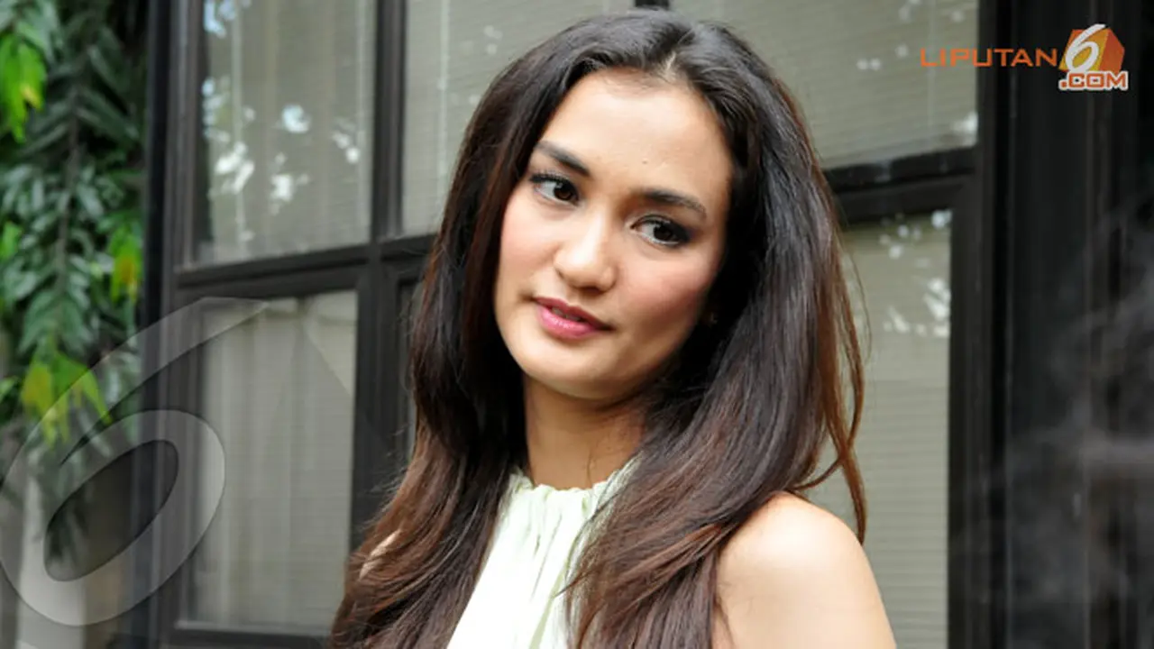 atiqah-131025c.jpg
