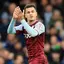 Philippe Coutinho Correia adalah pesepak bola profesional yang saat ini memperkuat Aston Villa dan Tim Nasional Brasil