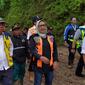 Menteri PUPR Basuki Hadimuljono meninjau lokasi longsor di Kecamatan Nanggung dan Sukajaya, Bogor, Minggu (5/1/2020).(Liputan6.com/ Achmad Sudarno)
