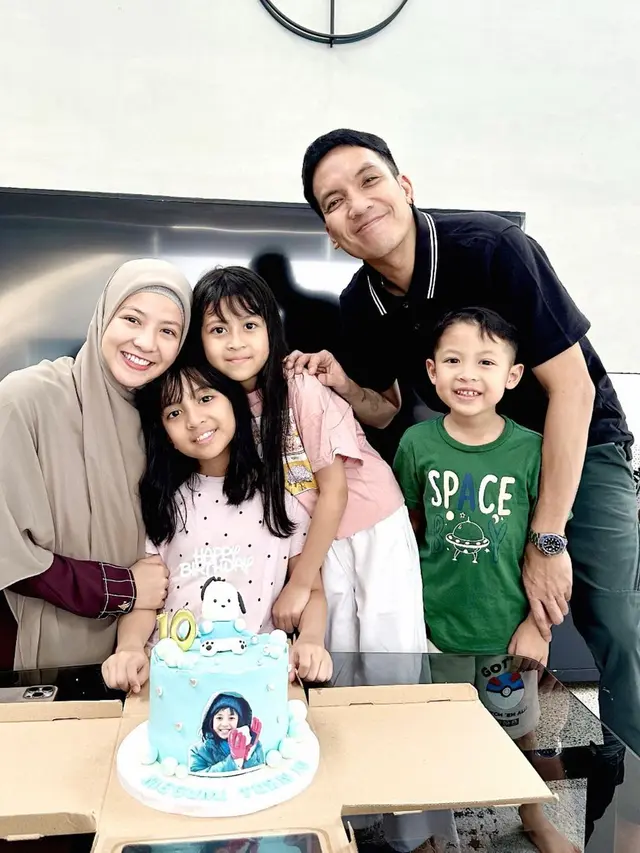 Potret Ulang Tahun ke-10 Megumi Anak Desta dan Natasha Rizky, Dirayakan Kedua Orang Tua yang Meski Sudah Pisah