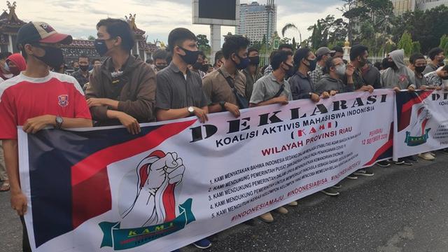 Massa dari Koalisi Aktivis Mahasiswa Indonesia saat deklarasi di Pekanbaru.