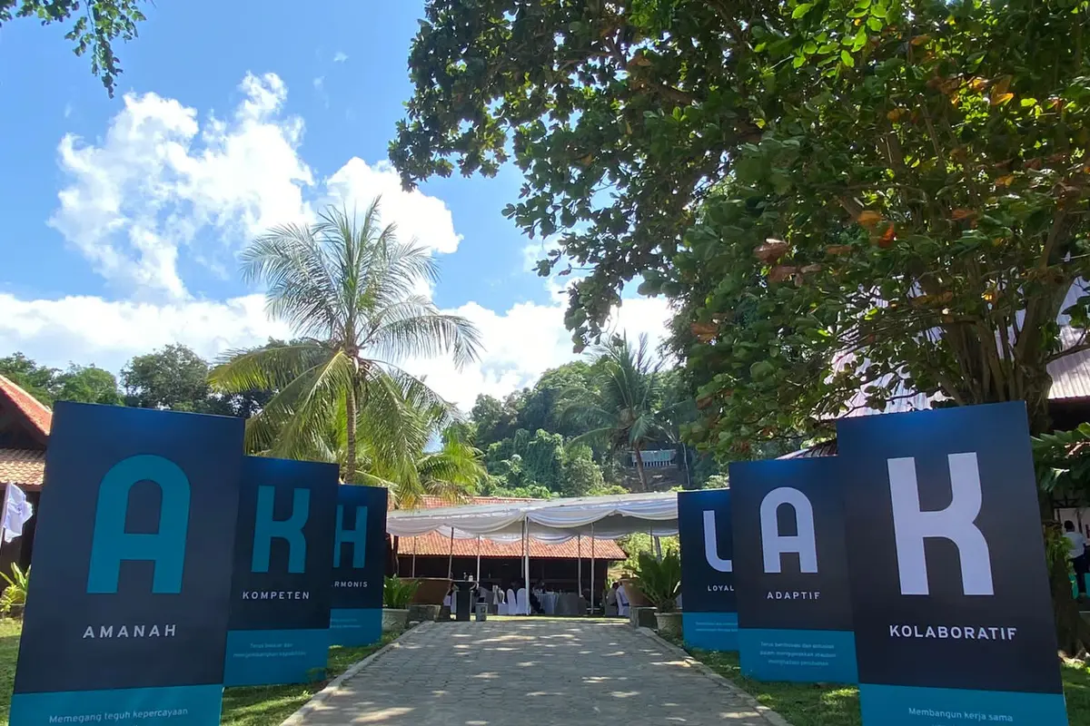 Menteri Badan Usaha Milik Negara (BUMN) Erick Thohir dijadwalkan akan meresmikan Bukit Akhlak di kawasan milik PT Timah Tbk di Bangka