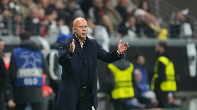 Arne Slot pelatih Liverpool