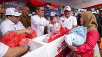 Pemprov DKI Jakarta secara khusus membuka pasar murah yang ditujukan untuk ASN dan Penyedia Jasa Lainnya Perorangan (PJLP) di halaman Balai Kota DKI Jakarta.
