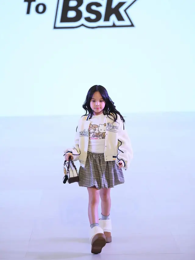 Gaya Cute dan Edgy di Runway Fashion Show