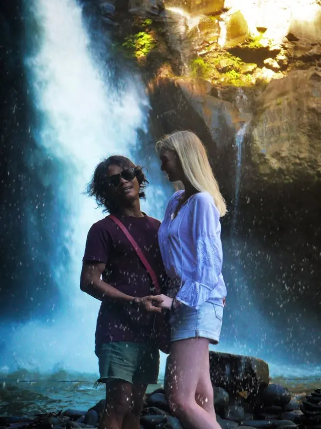 6 Potret Terbaru Pria Magelang dengan Istri Bule Cantik yang Makin Mesra