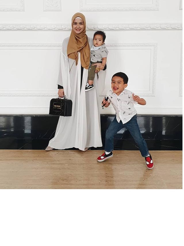 Jarang Muncul di Layar Kaca, Ini 7 Potret Terbaru Revalina S Temat