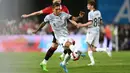 Kepergian Sadio Mane ke Bayern Munchen tak serta merta membuat Roberto Firmino menjadi starter Liverpool. Jurgen Klopp lebih sering memainkan penyerang anyar mereka, Darwin Nunez. Firmino tercatat hanya satu kali bermain penuh saat laga melawan Manchester United. Itupun ia hanya mampu mengemas satu tembakan ke gawang dan tak memberi ancaman berarti. (AFP/Manan Vatsyayana)