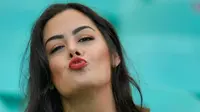 Bola Ganjil: Dari Tersangka Kericuhan Jadi Gadis Sampul Playboy