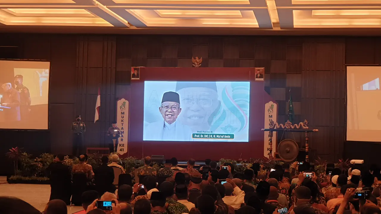 Wakil Presiden (Wapres) Ma'ruf Amin resmi membuka Muktamar Al Irsyad Al Islamiyah ke-41 di Purwokerto, Banyumas, Jawa Tengah.