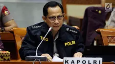 Kapolri Jenderal Pol Tito Karnavian mengikuti raker dengan Komisi III DPR di Gedung Nusantara II, Kompleks Parlemen, Senayan, Jakarta, Selasa (5/6). Rapat membahas Rencana Kerja Anggaran Kementerian/Lembaga (RKA K/L). (Liputan6.com/Johan Tallo)
