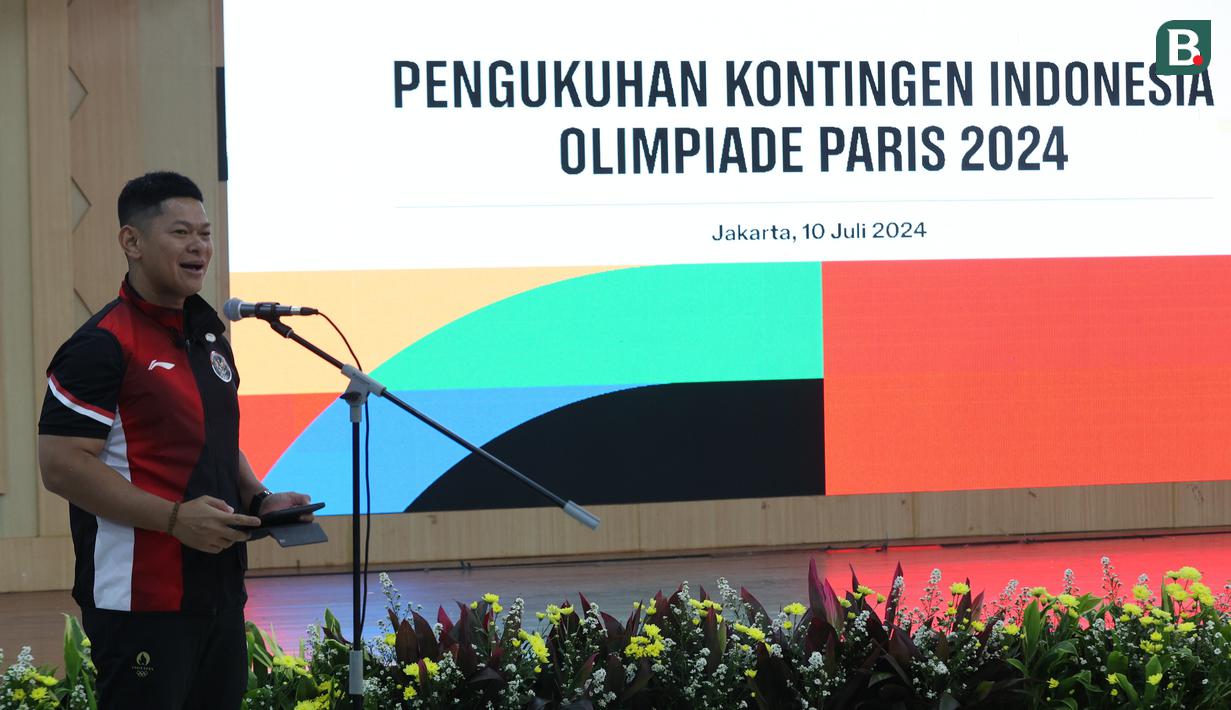 <p>Ketua KOI, Raja Sapta Oktohari memberi sambutan dalam upacara Pengukuhan Kontingen Indonesia untuk Olimpiade Paris 2024 di Auditorium Wisma Kemenpora, Jakarta, Rabu (10/7/2024). Sebanyak 29 atlet akan mewakili Indonesia untuk berlaga dalam Olimpiade Paris 2024 pada 26 Juli hingga 11 Agustus 2024 mendatang. (Bola.com/Abdul Aziz)</p>
