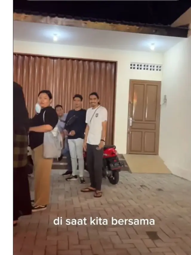 Momen Duta Sheila On 7 Joget saat Disapa Fans dari Mobil, Dinyanyikan Lagu 'Kita'