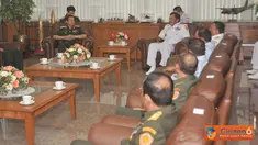 Citizen6,Jakarta:Panglima TNI Laksamana TNI Agus Suhartono, S.E, menerima kunjungan Panglima Angkatan Bersenjata Laos, MG. Sanyahak Phomvihane dan Panglima Angkatan Bersenjata Vietnam LTG Do Ba Ty, di Mabes TNI Cilangkap, Jakarta Timur, Rabu (30/3).(BBB)