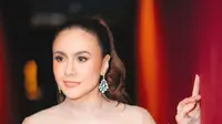 7 Potret Wulan Guritno dengan Gaya Elegan di Premiere Film Terbaru 'NORMA ANTARA MERTUA DAN MENANTU'