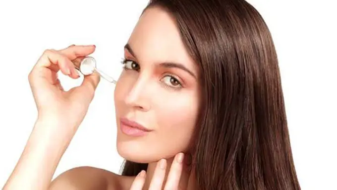 Sudah tahukah kegunaan serum wajah?/Copyright thebeautyinsiders.com