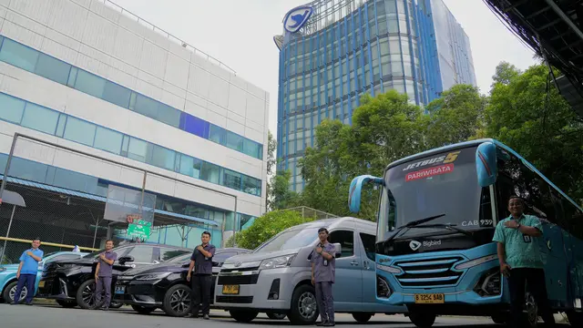 Berbagai layanan PT Blue Bird Tbk (BIRD) dari armada taksi hingga Cititrans. (Dok Bluebird)