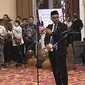 Menteri Koperasi dan UKM Periode 2019-2024 Teten Masduki melakukan serah terima jabatan (Sertijab) Menteri Usaha Mikro, Kecil, dan Menengah Periode 2024-2029 kepada Maman Abdurrahman (dok: Tira)